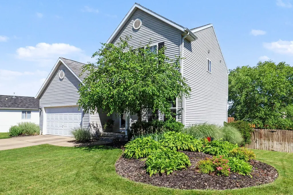 3910 Avery Drive NW Walker City MI 49534