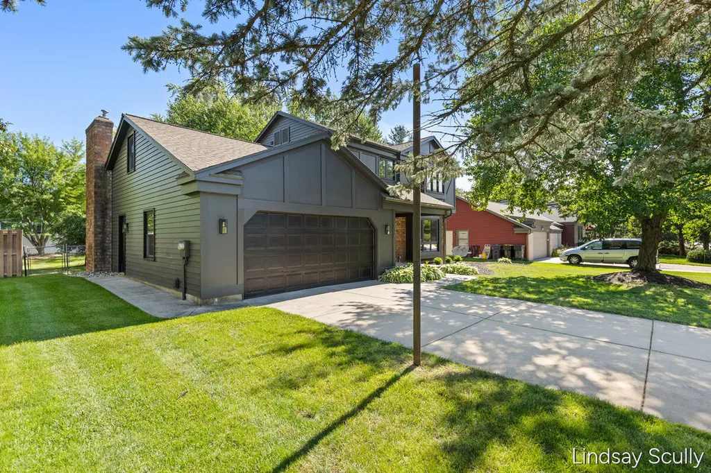 1830 Lockmere Drive SE Kentwood City MI 49508