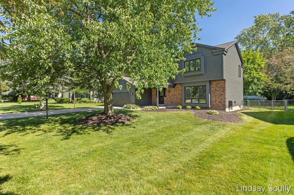 1830 Lockmere Drive SE Kentwood City MI 49508
