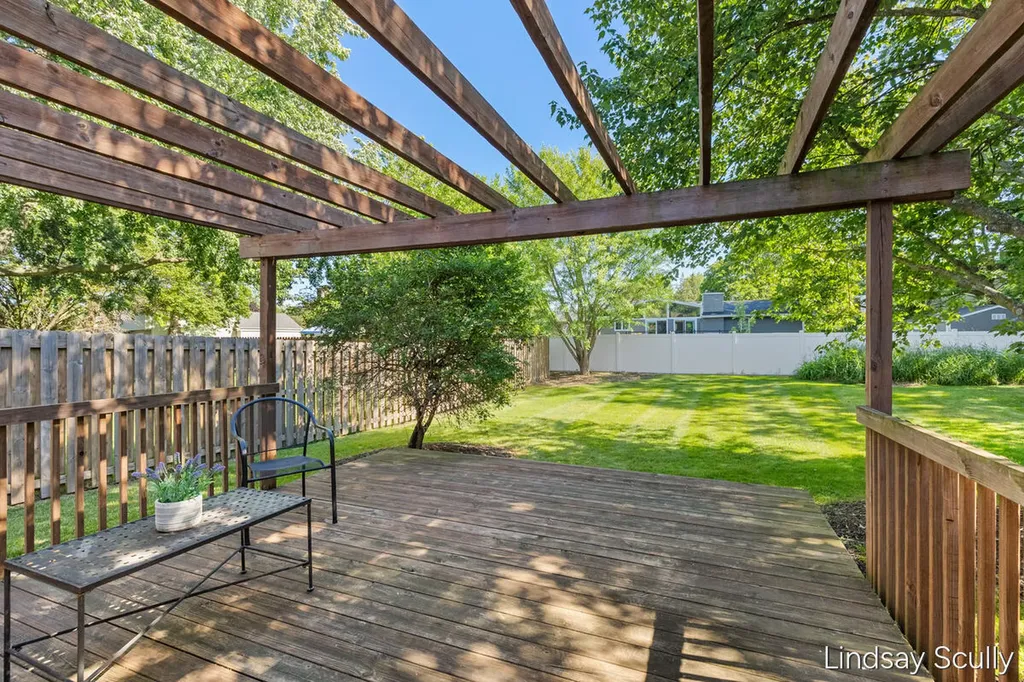 1830 Lockmere Drive SE Kentwood City MI 49508