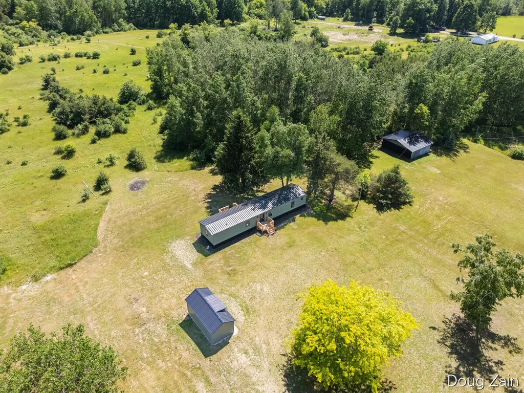 1595 N County Line Road Belvidere Township MI 48886