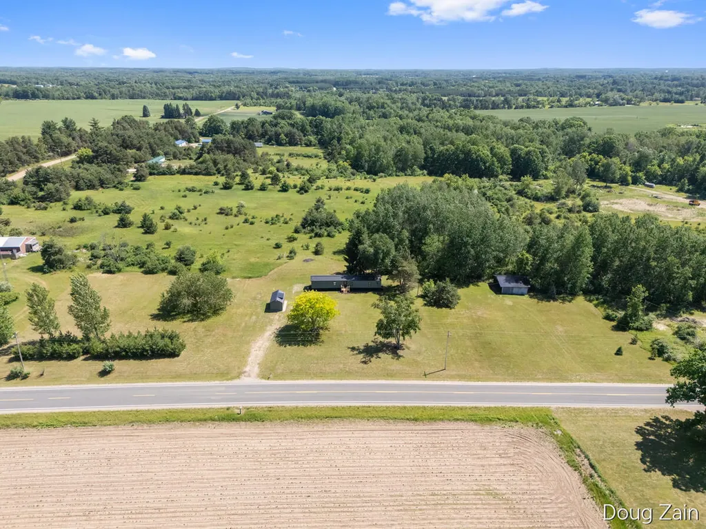 1595 N County Line Road Belvidere Township MI 48886