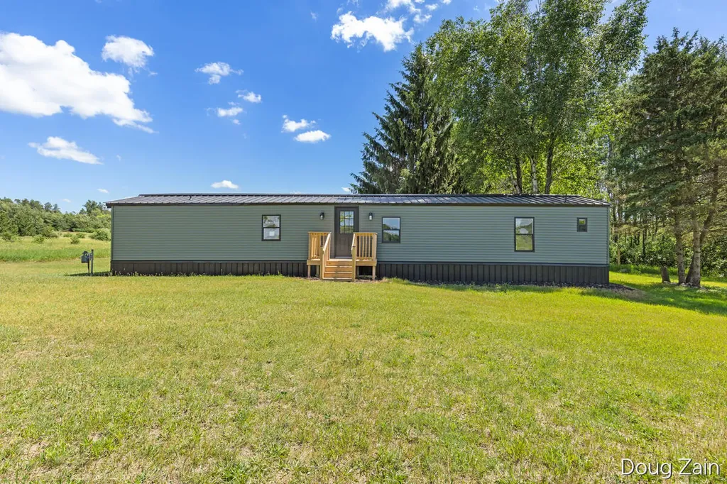 1595 N County Line Road Belvidere Township MI 48886