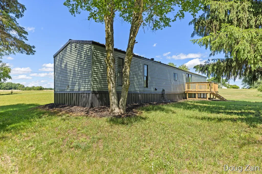 1595 N County Line Road Belvidere Township MI 48886