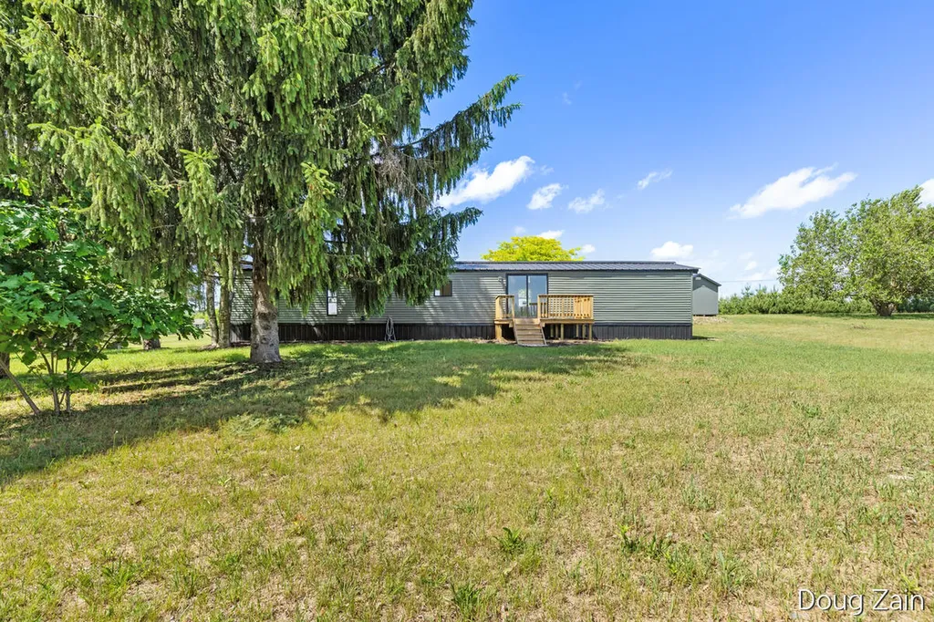 1595 N County Line Road Belvidere Township MI 48886