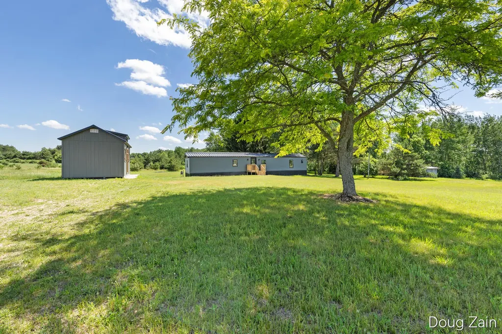 1595 N County Line Road Belvidere Township MI 48886