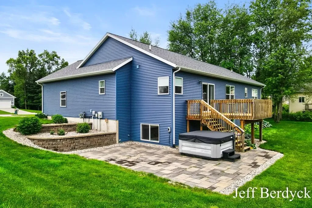 5697 Victoria Street Allendale Charter Township MI 49401