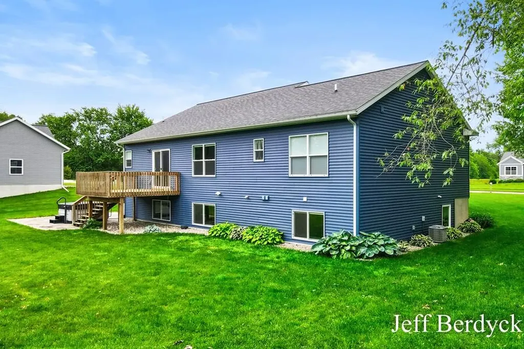 5697 Victoria Street Allendale Charter Township MI 49401