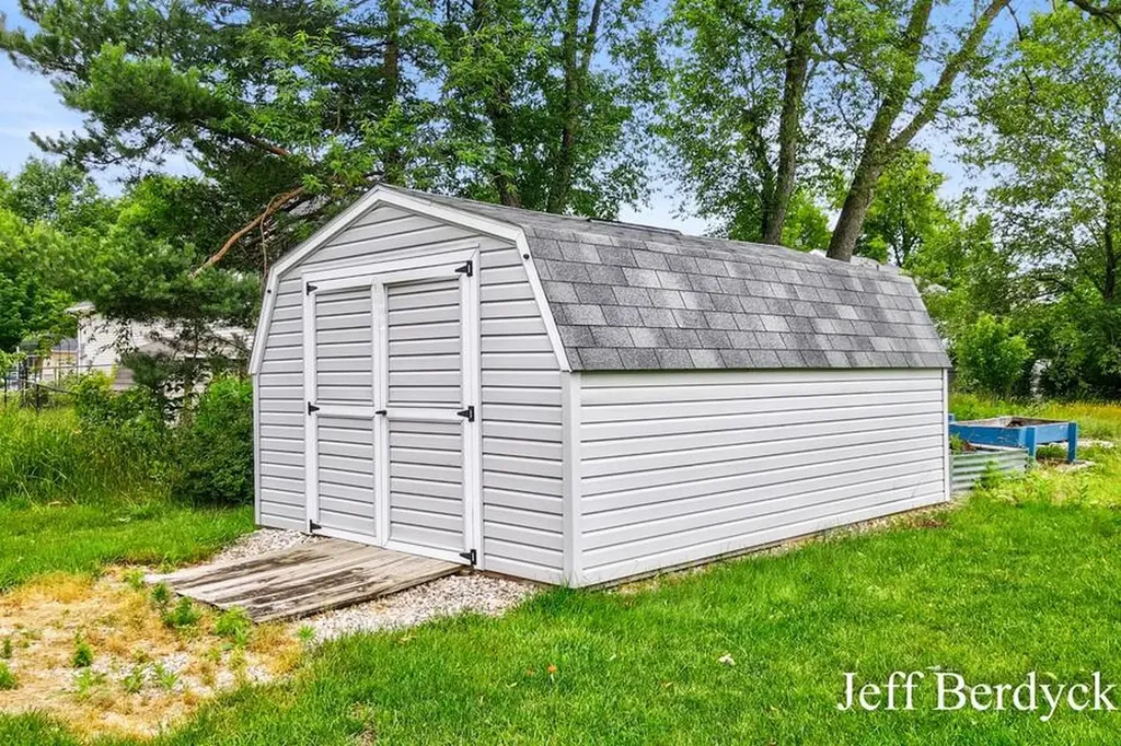 5697 Victoria Street Allendale Charter Township MI 49401