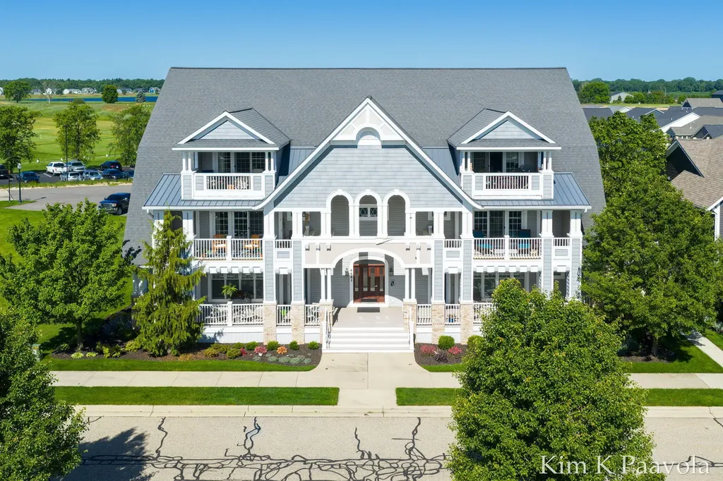 4661 Macatawa Legends Boulevard Holland Charter Township MI 49424