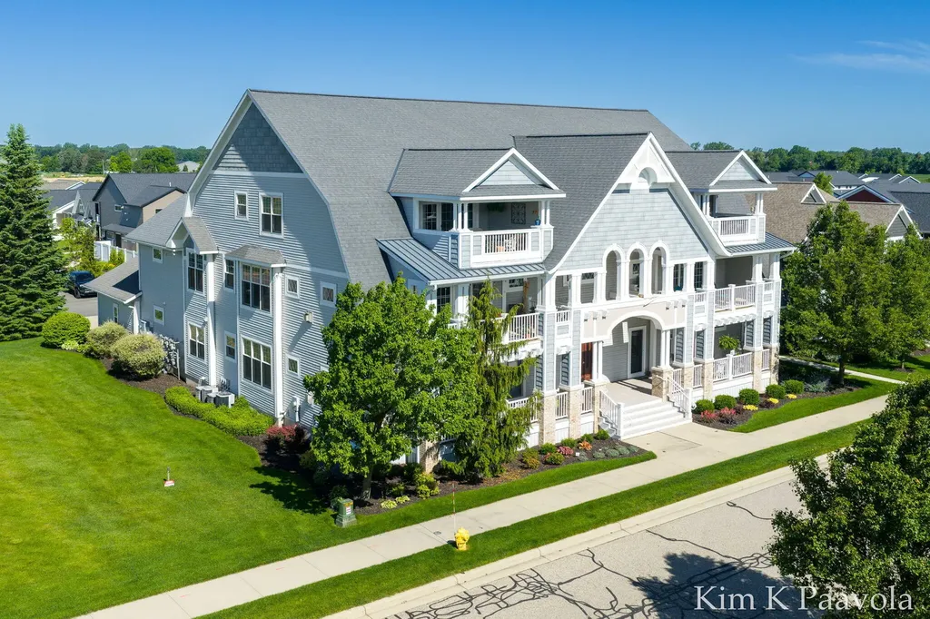4661 Macatawa Legends Boulevard Holland Charter Township MI 49424