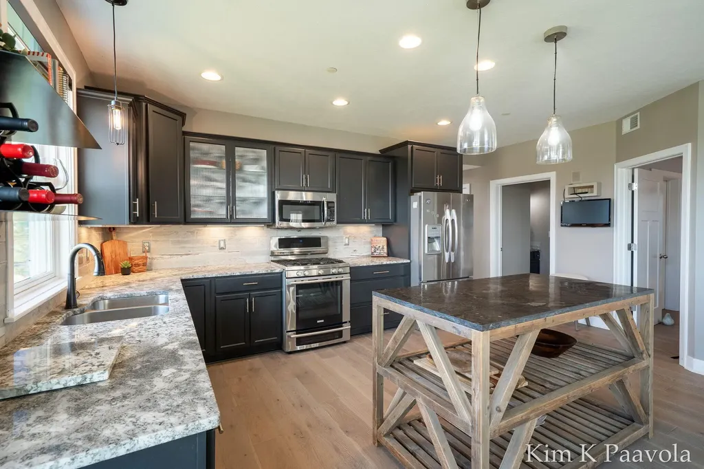 4661 Macatawa Legends Boulevard Holland Charter Township MI 49424