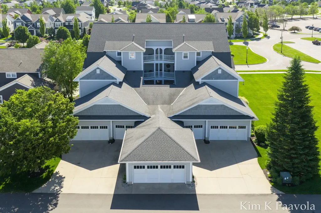 4661 Macatawa Legends Boulevard Holland Charter Township MI 49424