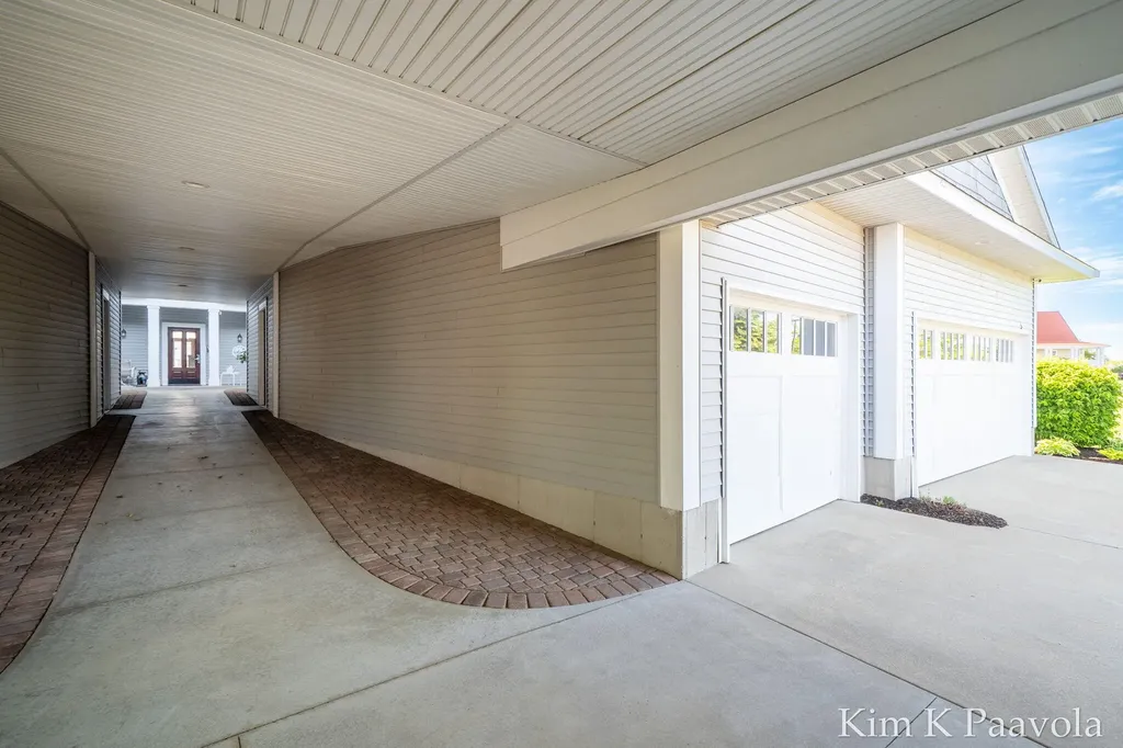 4661 Macatawa Legends Boulevard Holland Charter Township MI 49424