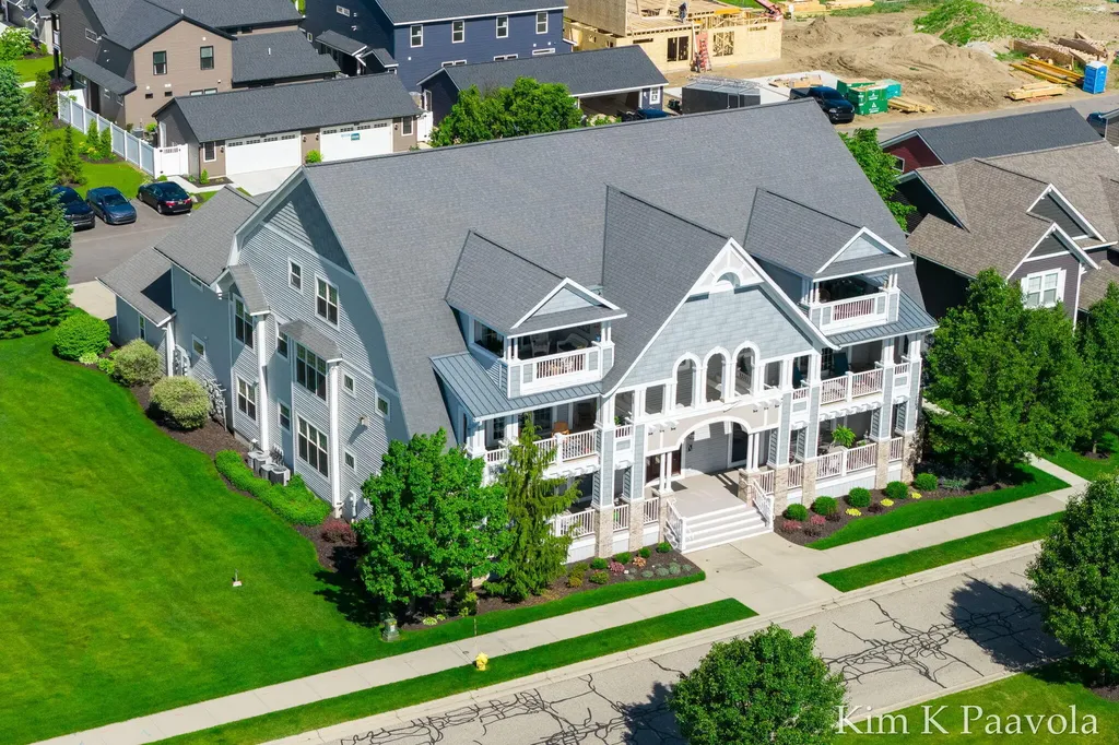 4661 Macatawa Legends Boulevard Holland Charter Township MI 49424