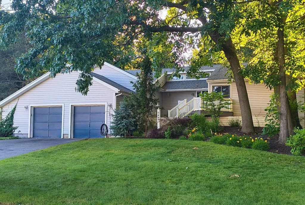 5499 Riverlook Drive NE Plainfield Charter Township MI 49321