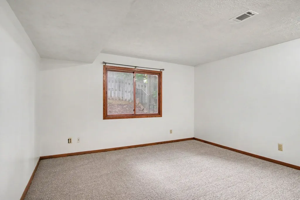5499 Riverlook Drive NE Plainfield Charter Township MI 49321