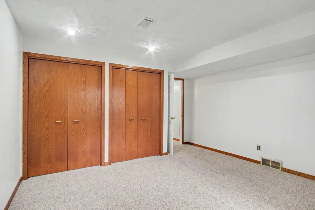 5499 Riverlook Drive NE Plainfield Charter Township MI 49321