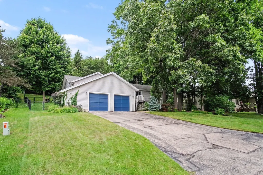 5499 Riverlook Drive NE Plainfield Charter Township MI 49321