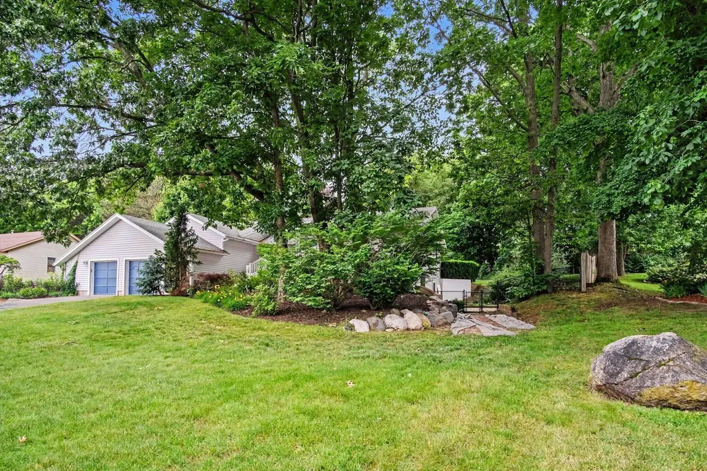 5499 Riverlook Drive NE Plainfield Charter Township MI 49321