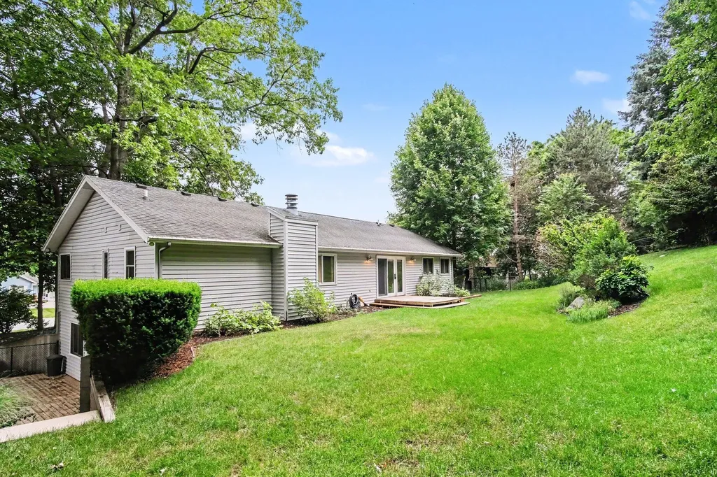 5499 Riverlook Drive NE Plainfield Charter Township MI 49321
