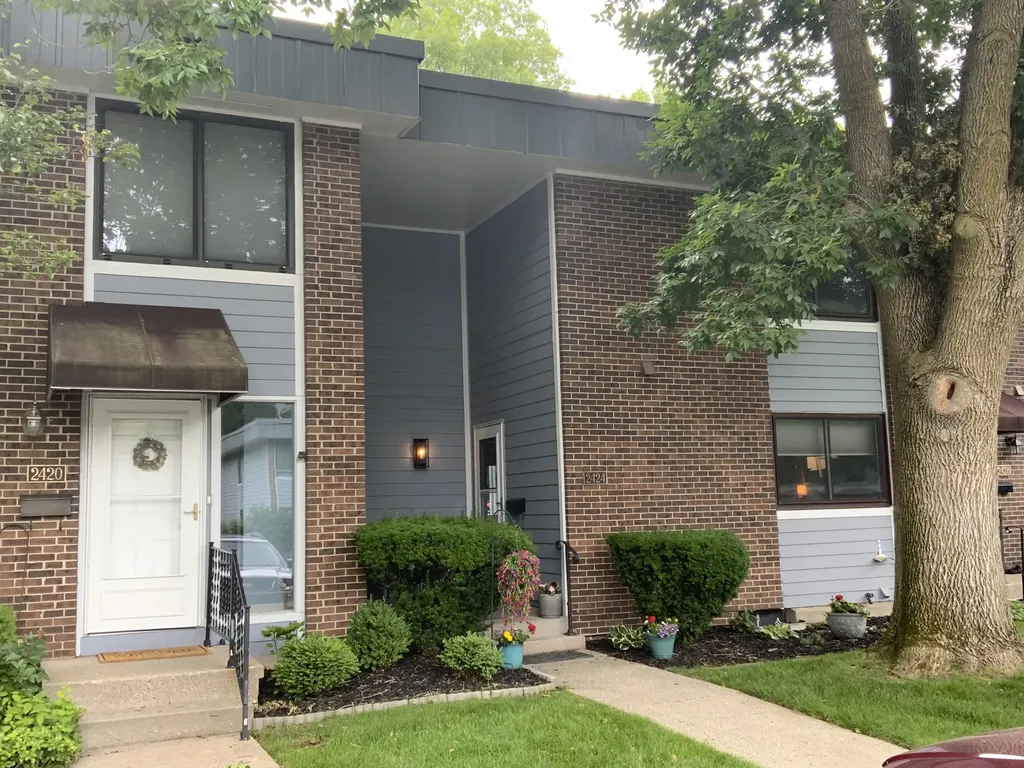 2424 E Collier Avenue SE Kentwood City MI 49546