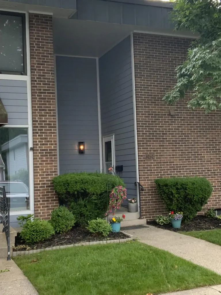 2424 E Collier Avenue SE Kentwood City MI 49546