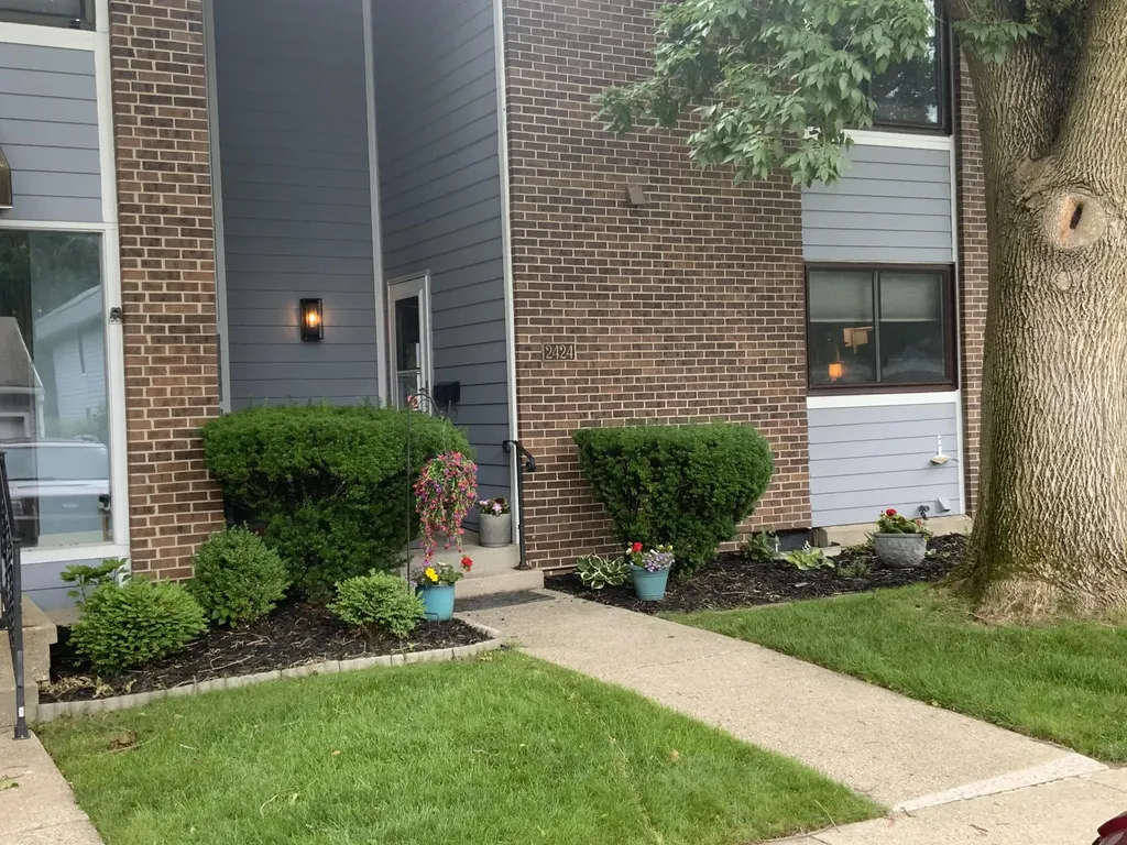 2424 E Collier Avenue SE Kentwood City MI 49546