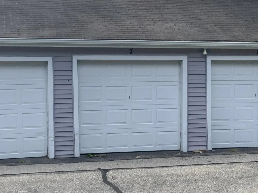 2424 E Collier Avenue SE Kentwood City MI 49546
