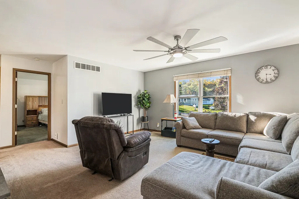 1021 Orchard Avenue Unknown City MI 49090