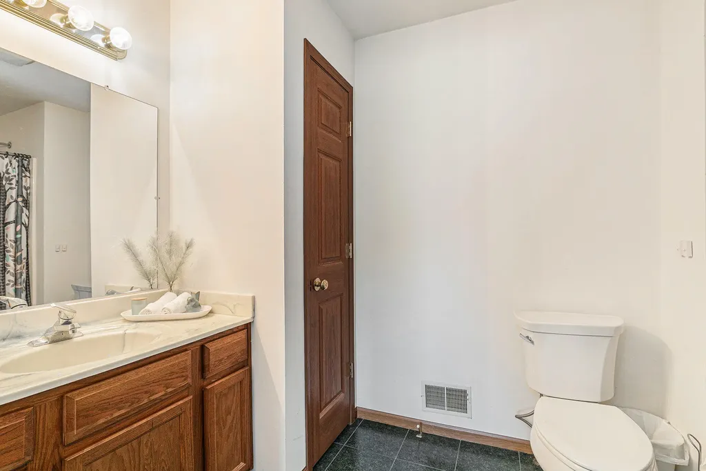 1021 Orchard Avenue Unknown City MI 49090