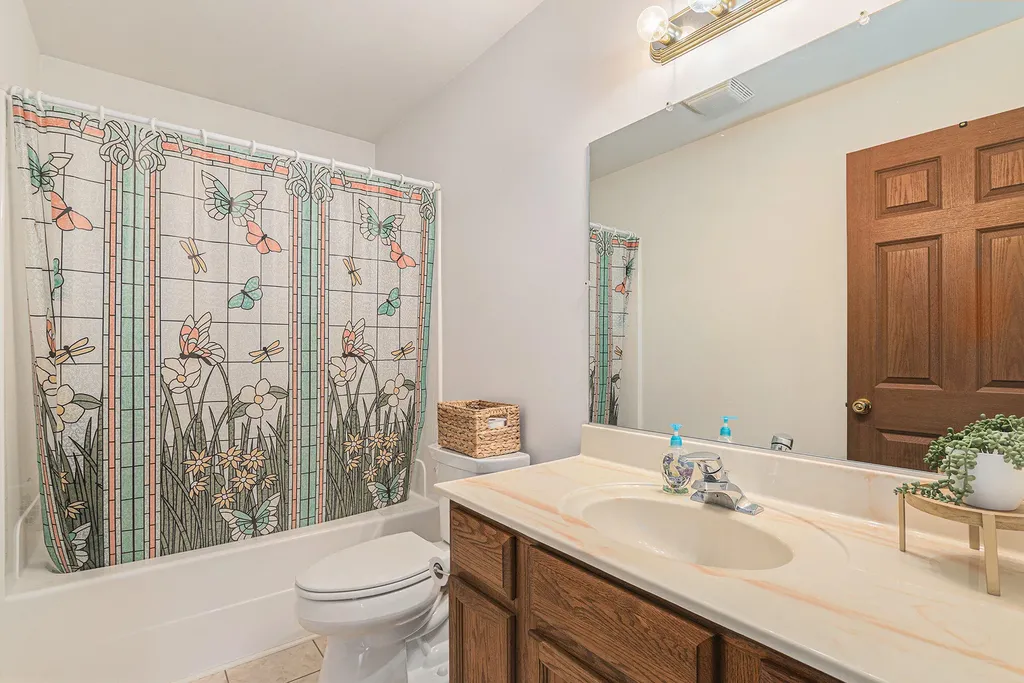 1021 Orchard Avenue Unknown City MI 49090