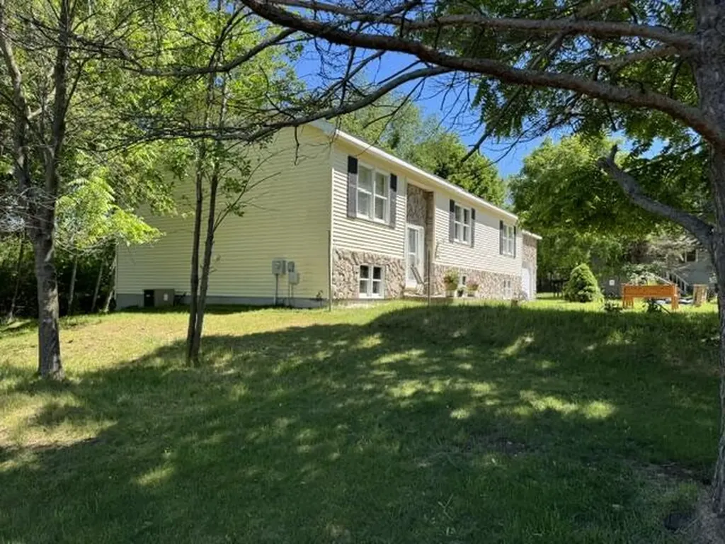 1021 Orchard Avenue Unknown City MI 49090