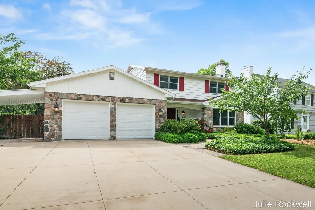 1433 Sherwood Avenue SE East Grand Rapids City MI 49506