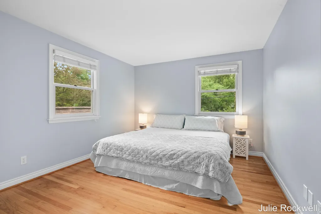 1433 Sherwood Avenue SE East Grand Rapids City MI 49506