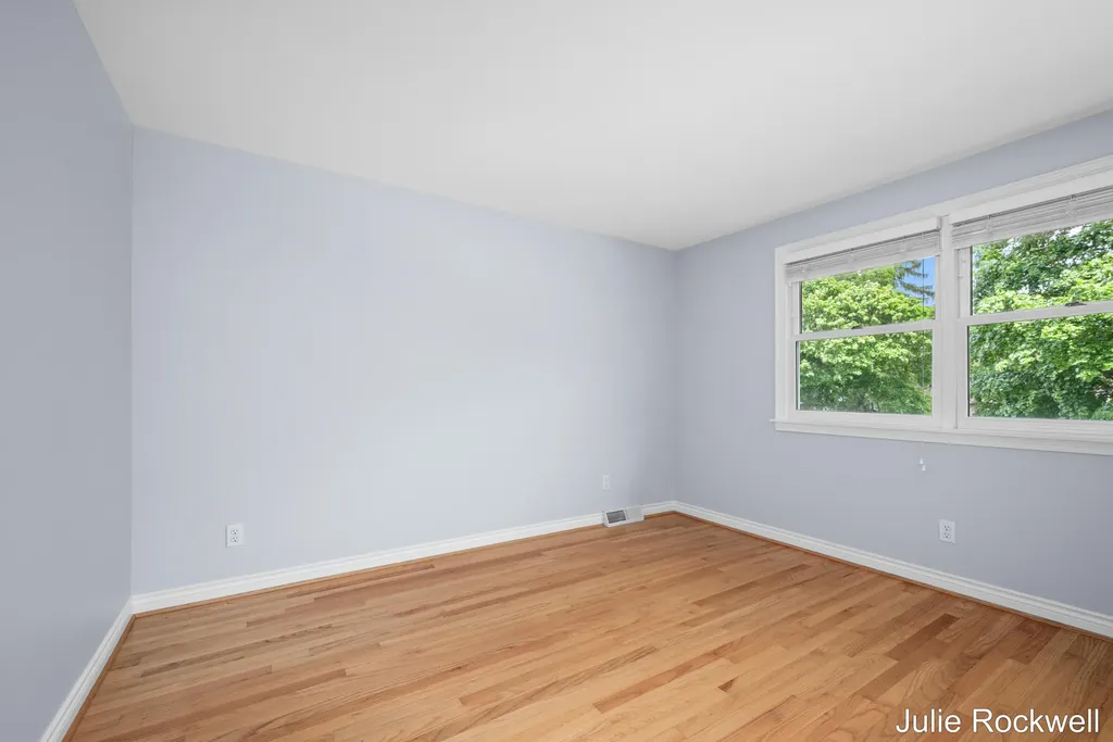 1433 Sherwood Avenue SE East Grand Rapids City MI 49506