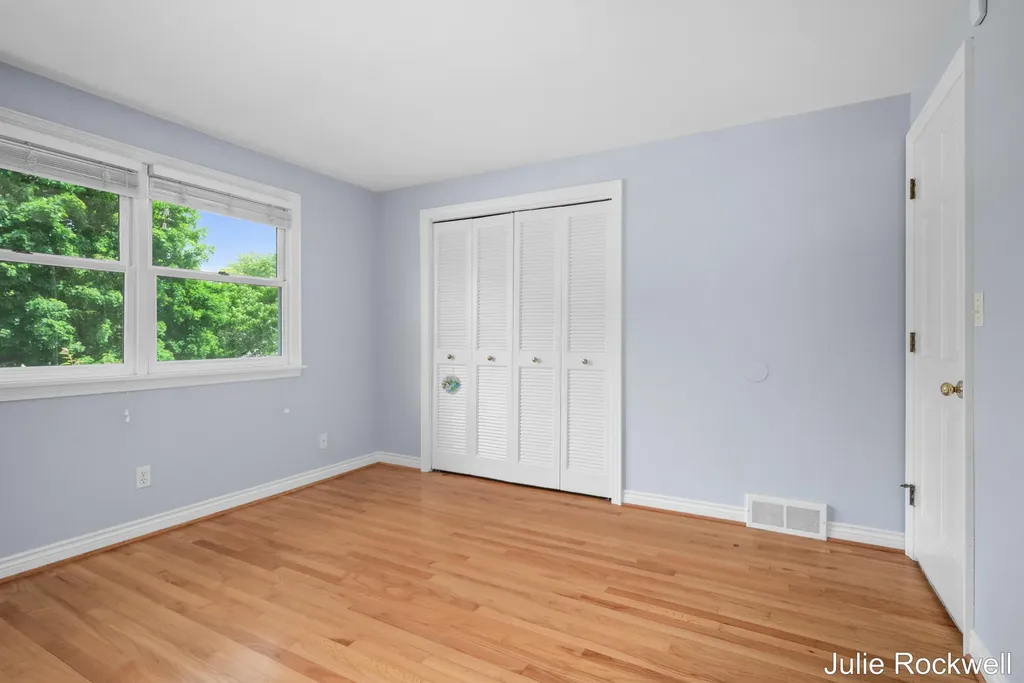 1433 Sherwood Avenue SE East Grand Rapids City MI 49506