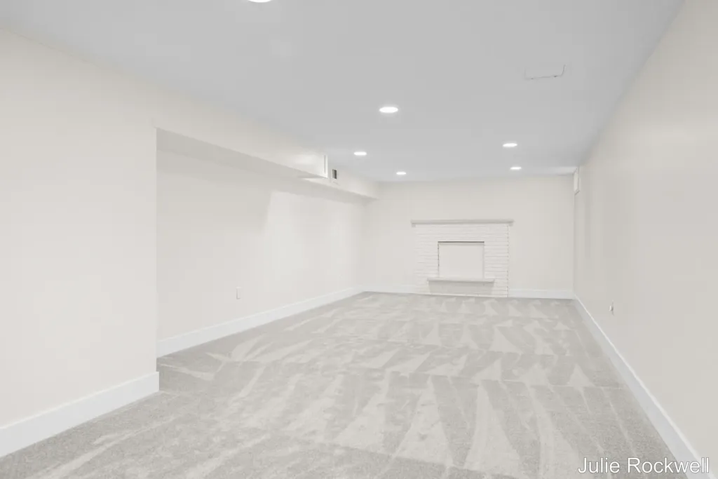 1433 Sherwood Avenue SE East Grand Rapids City MI 49506