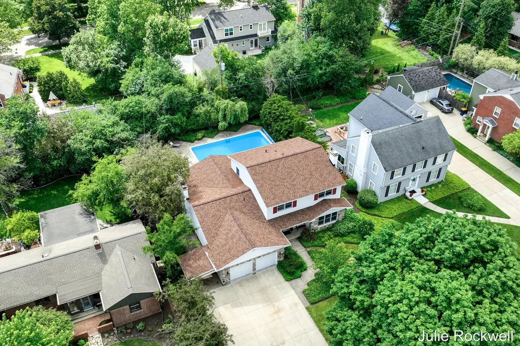 1433 Sherwood Avenue SE East Grand Rapids City MI 49506