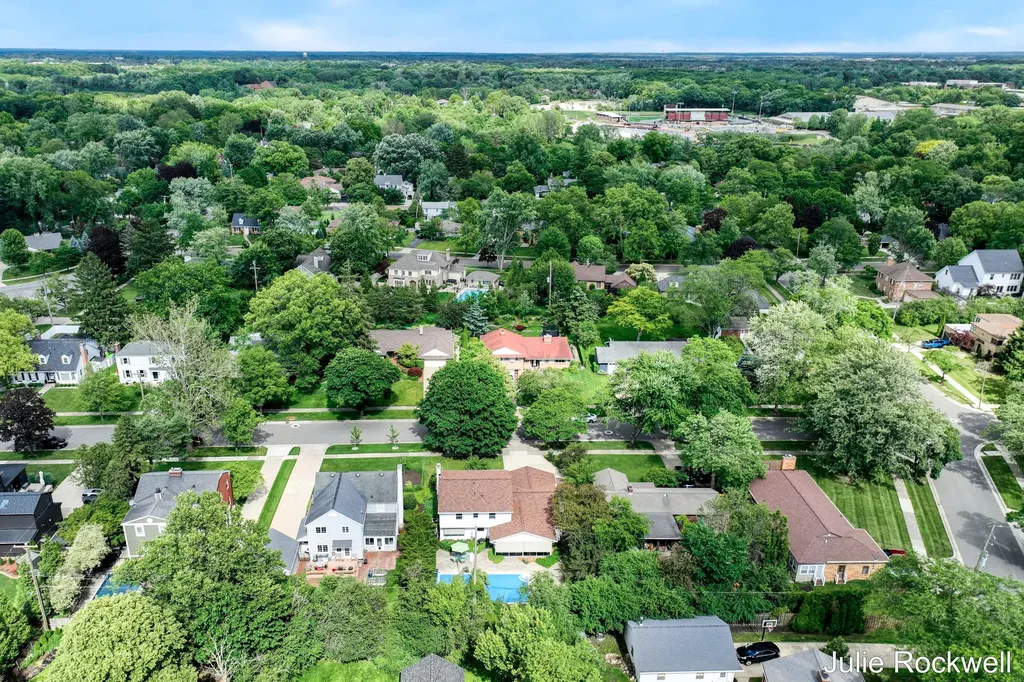 1433 Sherwood Avenue SE East Grand Rapids City MI 49506