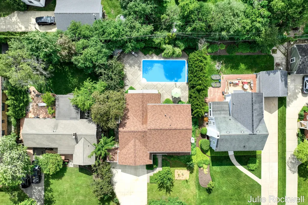 1433 Sherwood Avenue SE East Grand Rapids City MI 49506