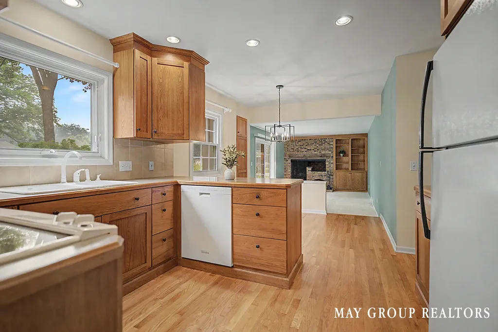 4840 Cresthill Drive NE Plainfield Charter Township MI 49525