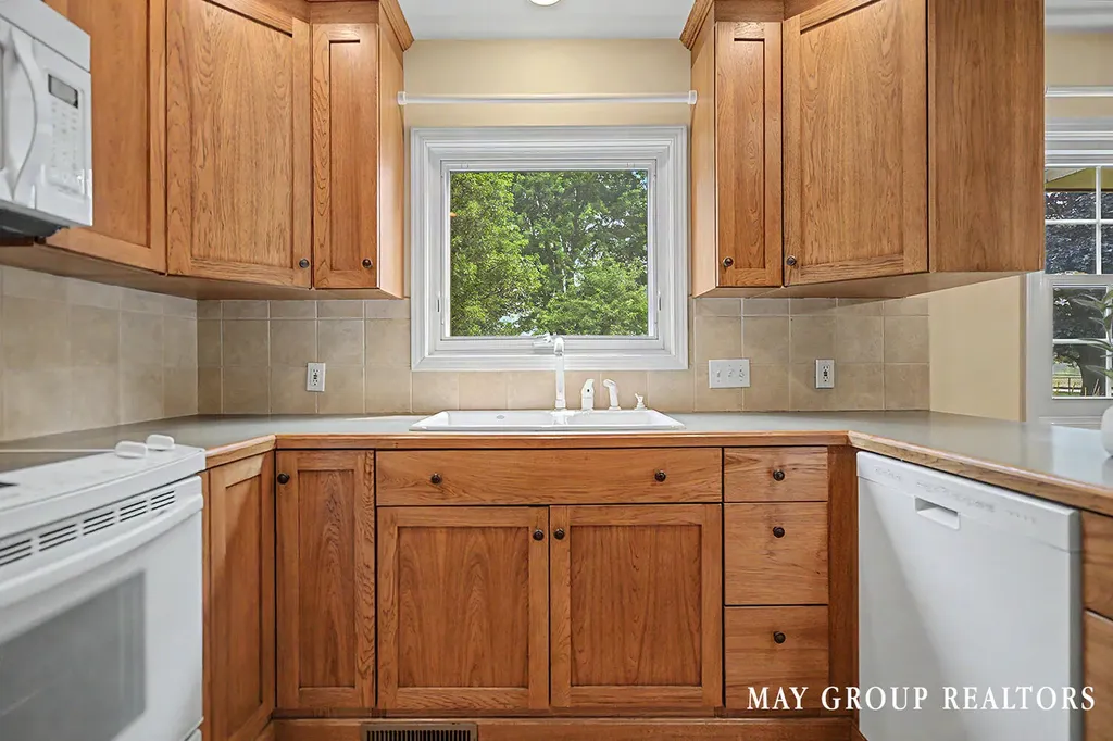 4840 Cresthill Drive NE Plainfield Charter Township MI 49525