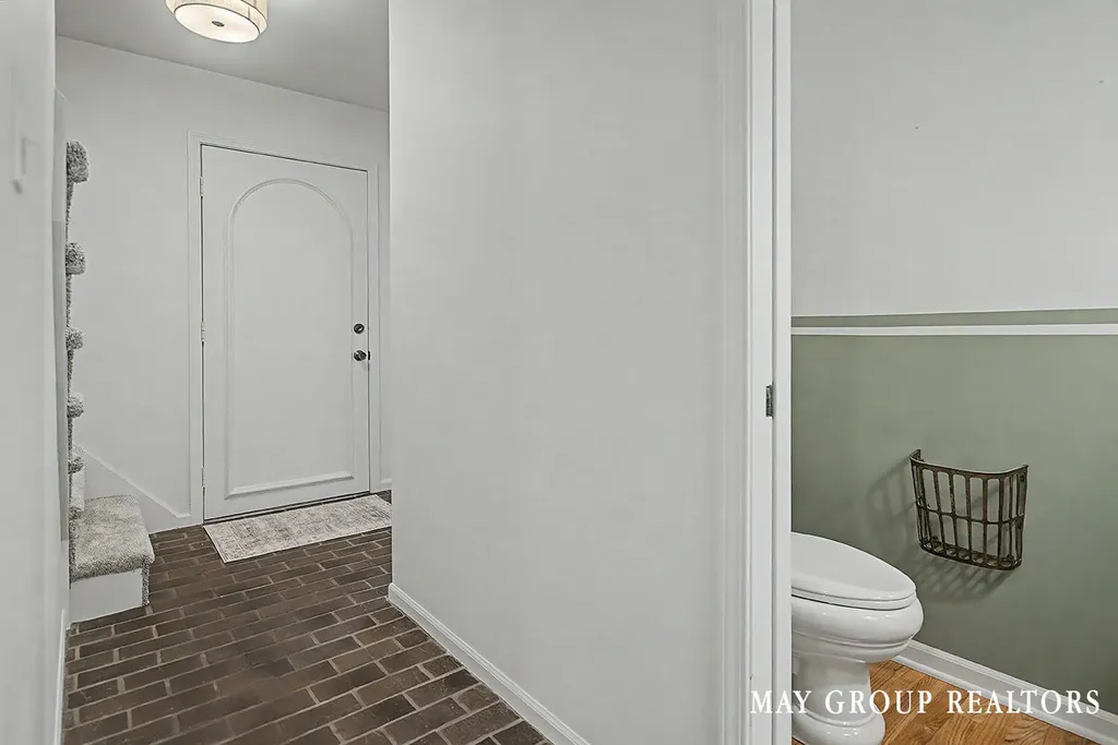 4840 Cresthill Drive NE Plainfield Charter Township MI 49525