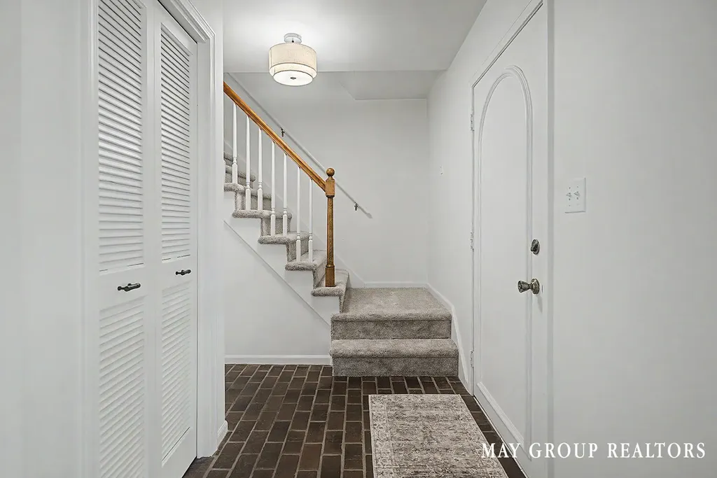 4840 Cresthill Drive NE Plainfield Charter Township MI 49525