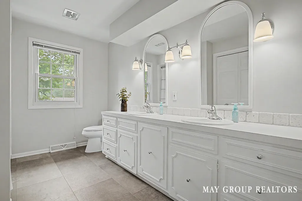 4840 Cresthill Drive NE Plainfield Charter Township MI 49525