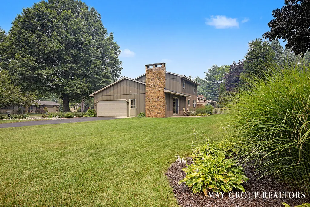 4840 Cresthill Drive NE Plainfield Charter Township MI 49525