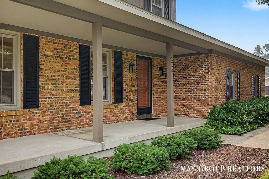 4840 Cresthill Drive NE Plainfield Charter Township MI 49525