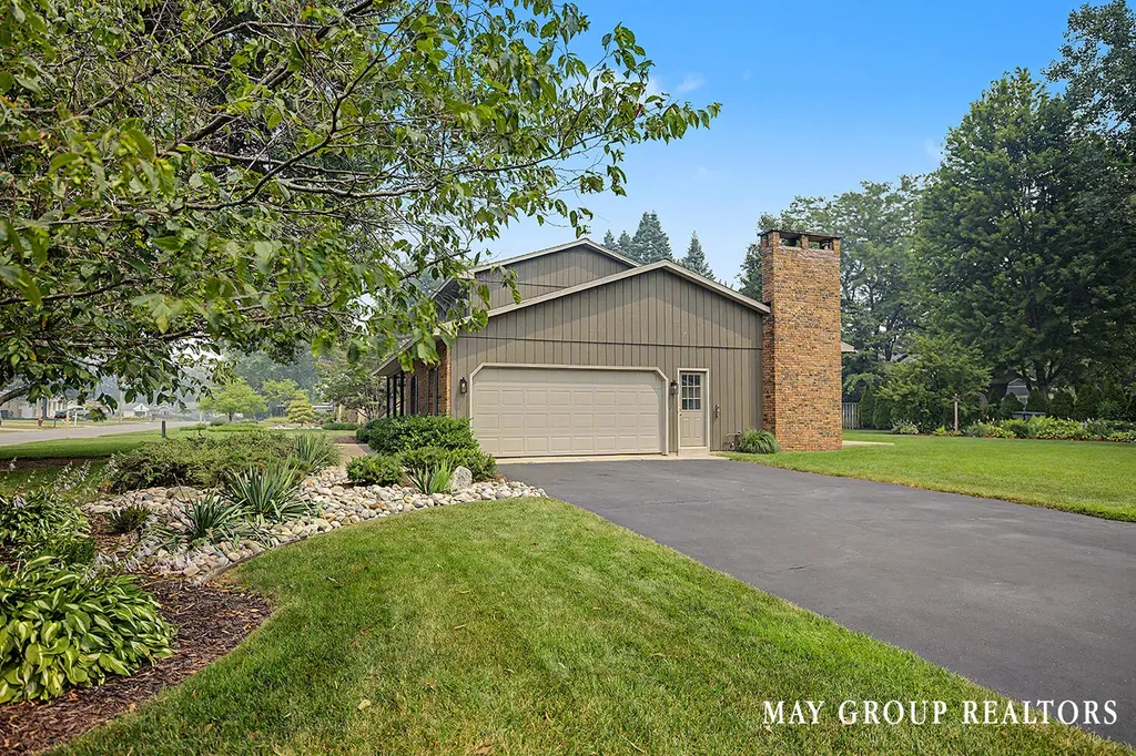 4840 Cresthill Drive NE Plainfield Charter Township MI 49525