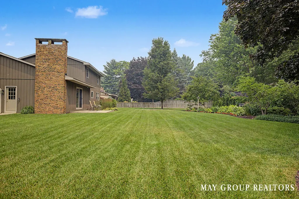 4840 Cresthill Drive NE Plainfield Charter Township MI 49525